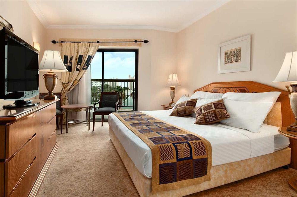 Queen Of Sheba Eilat Quarto foto A guest room at the Hilton San Diego Bayfront